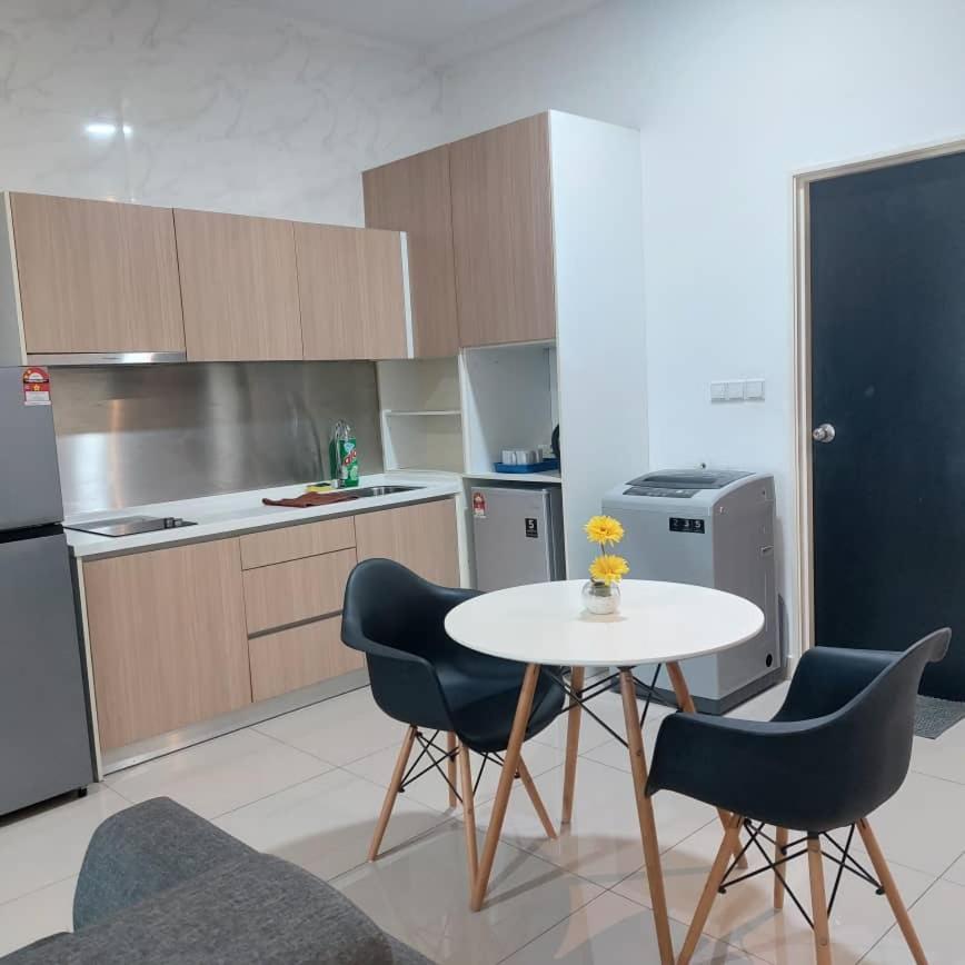 Twin Galaxy Jb Homestay By Summer Johor Bahru Exterior foto